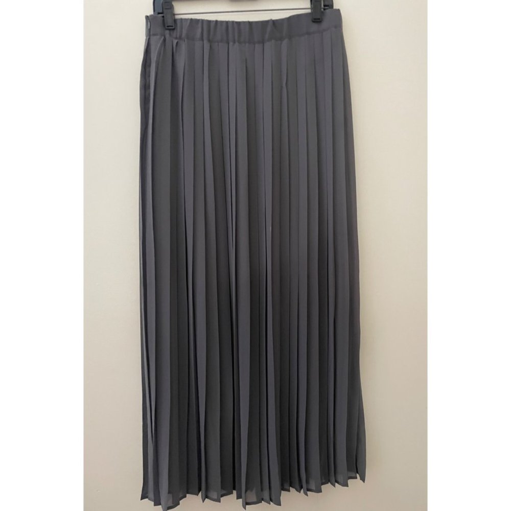 BCBG MaxAzria Gray sheer Long maxi Pleated Skirt Size M